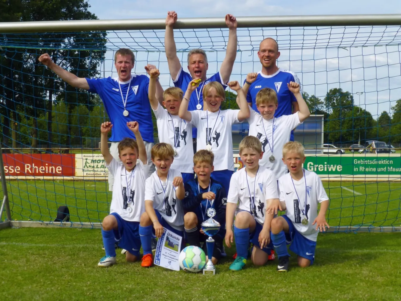 F1 gewinnt zweitägiges Pfingstturnier mit 36 Mannschaften in Altenrheine