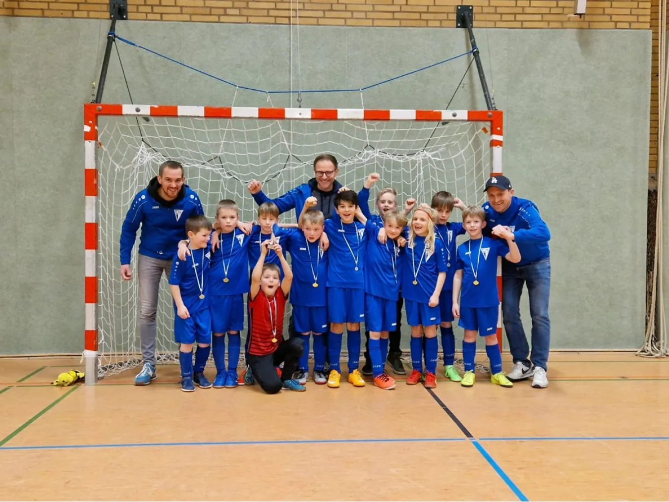 F1 erreicht hervorragenden zweiten Platz beim Hallenturnier in Emsdetten